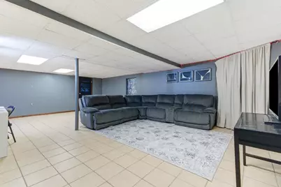 2001 Madison Avenue, Gurnee, IL 60031 - Photo 29