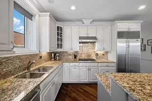 840 W Roscoe St, Chicago, IL 60657 - Photo 9