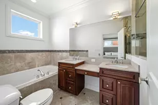 840 W Roscoe St, Chicago, IL 60657 - Photo 13