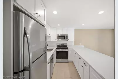 19 Cour Leroux, Palos Hills, IL 60465 - Photo 3