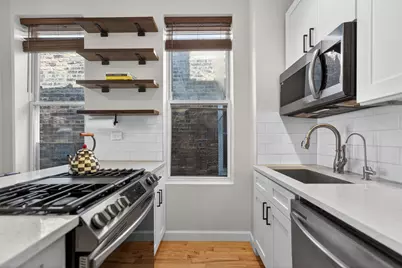 1324 W Huron Street #4R, Chicago, IL 60642 - Photo 5