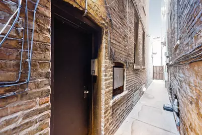 1324 W Huron Street #4R, Chicago, IL 60642 - Photo 3