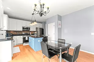 7 Pampas Ct, Bolingbrook, IL 60490 - Photo 11