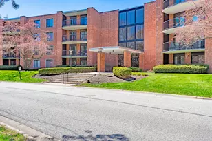 1615 E Central Rd, Arlington Heights, IL 60005 - Photo 1