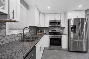 9356 N Parkside Ave, Des Plaines, IL 60016 - Photo 17