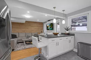 9356 N Parkside Ave, Des Plaines, IL 60016 - Photo 21