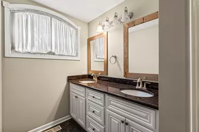 7720 Richardson Lane, Tinley Park, IL 60487 - Photo 17