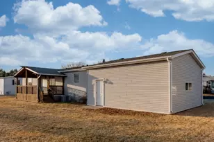 641 Bluebird Cir, Sandwich, IL 60548 - Photo 3