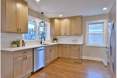 8834 S Albany Avenue, Evergreen Park, IL 60805 - Photo 11