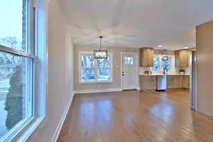 8834 S Albany Ave, Evergreen Park, IL 60805 - Photo 9