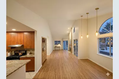 1029 Courtland Drive, Buffalo Grove, IL 60089 - Photo 3