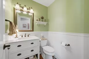 11N215 Capulet Cir, Elgin, IL 60124 - Photo 13