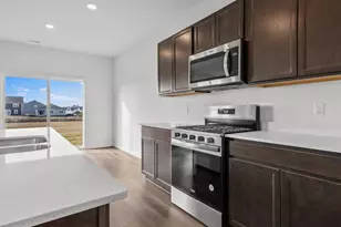 6565 Walnut Ct, Wonder Lake, IL 60097 - Photo 3