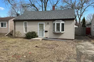 424 N Lancaster Ave, Aurora, IL 60506 - Photo 1