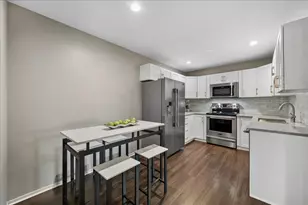 3030 Pheasant Creek Dr, Northbrook, IL 60062 - Photo 7