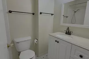 [Address not provided], Wheeling, IL 60090 - Photo 13