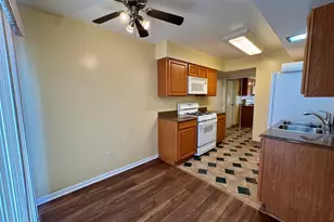 [Address not provided], Wheeling, IL 60090 - Photo 5