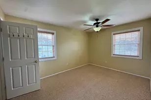 [Address not provided], Wheeling, IL 60090 - Photo 9