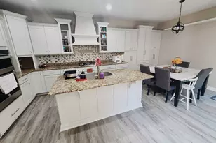 347 Arbor Glen Blvd, Schaumburg, IL 60195 - Photo 9