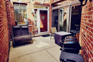 347 Arbor Glen Blvd, Schaumburg, IL 60195 - Photo 3