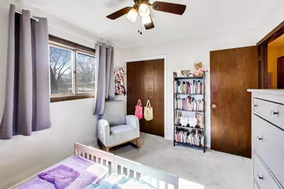 1075 Apricot Street, Hoffman Estates, IL 60169 - Photo 15