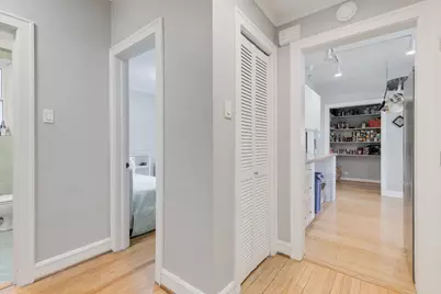 6524 N Campbell Avenue, Chicago, IL 60645 - Photo 11