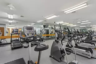 75 Kristin Cir, Schaumburg, IL 60195 - Photo 13