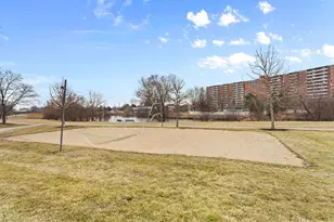 75 Kristin Cir, Schaumburg, IL 60195 - Photo 15