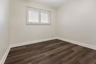 198 Shadywood Ln, Elk Grove Village, IL 60007 - Photo 15