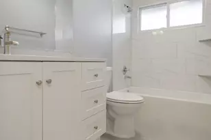 198 Shadywood Ln, Elk Grove Village, IL 60007 - Photo 17