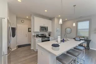 126 Kingsport Dr, South Elgin, IL 60177 - Photo 9