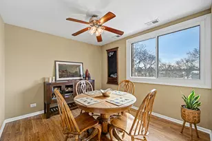 450 Raintree Ct, Glen Ellyn, IL 60137 - Photo 9