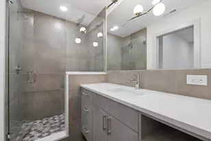 2719 W St Georges Ct, Chicago, IL 60647 - Photo 11