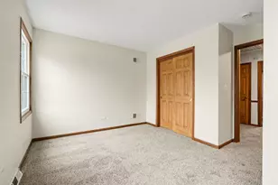 720 Meadowwood Dr, Joliet, IL 60431 - Photo 19