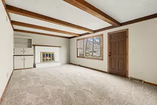 720 Meadowwood Dr, Joliet, IL 60431 - Photo 9