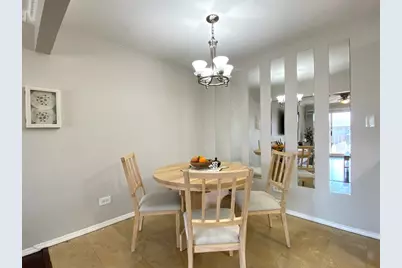 860 E Old Willow Road #221, Prospect Heights, IL 60070 - Photo 9