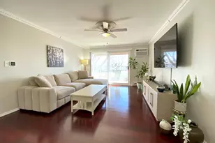 860 E Old Willow Rd, Prospect Heights, IL 60070 - Photo 5