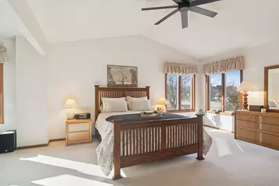 1332 Edington Lane, Mundelein, IL 60060 - Photo 11