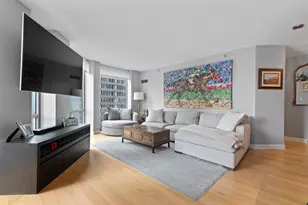 222 N Columbus Dr, Chicago, IL 60601 - Photo 5