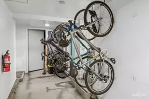 1740 W Foster Ave, Chicago, IL 60640 - Photo 15