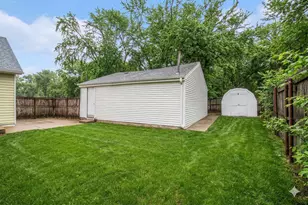 180 Henderson St, Bensenville, IL 60106 - Photo 15