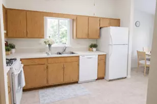 9138 W 95th St, Hickory Hills, IL 60457 - Photo 5