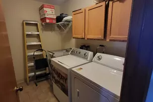 9138 W 95th St, Hickory Hills, IL 60457 - Photo 11