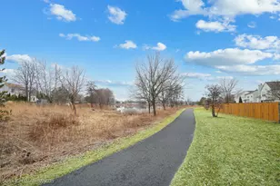 2997 Coastal Dr, Aurora, IL 60503 - Photo 5