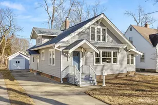 220 S Calumet Ave, Aurora, IL 60506 - Photo 1