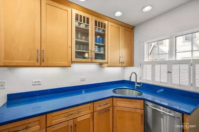 220 S Calumet Avenue, Aurora, IL 60506 - Photo 9