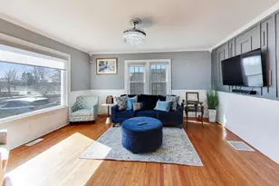 264 E 161 St Pl, South Holland, IL 60473 - Photo 5