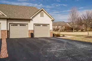 6254 White Berry Ln, Loves Park, IL 61111 - Photo 3