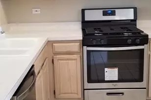 147 Polaris Dr, Lake in the Hills, IL 60156 - Photo 5