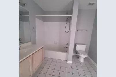 147 Polaris Drive, Lake in the Hills, IL 60156 - Photo 15